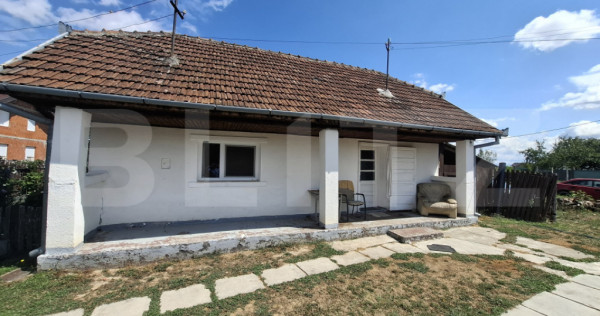 Casa cu anexa de vanzare,zona Micula