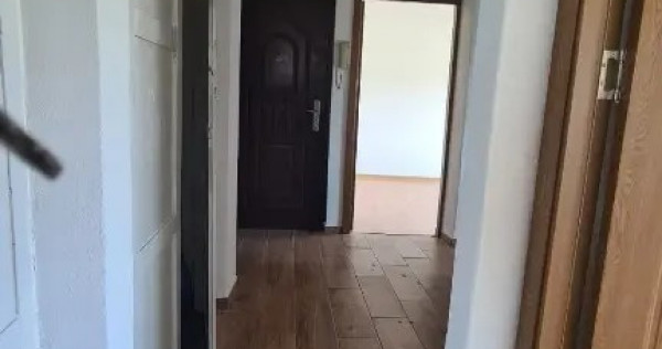 V&acirc;nd apartament cu 2 cam, decomandat et.1 Curtea de Arges Ivancea.