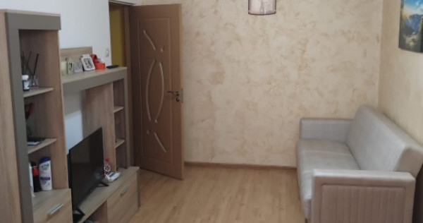 Apartament 2 camere, 34 mp, zona Craiovita Nouă