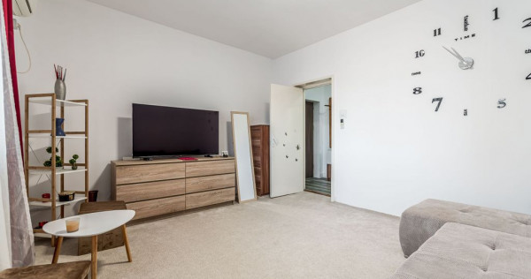 Apartament cu 1 cameră, balcon &icirc;nchis și boxă pe str....