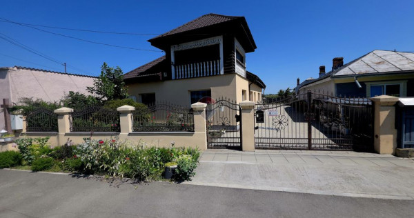 Casă / Vilă cu 3 camere de v&acirc;nzare