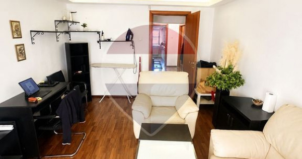 Apartament cu 3 camere de &icirc;nchiriat &icirc;n zona P-ta Unirii