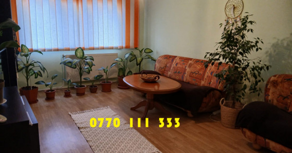 - Apartament 3 camere 66mp, zona Buzaului, etaj 3. Mobilat U