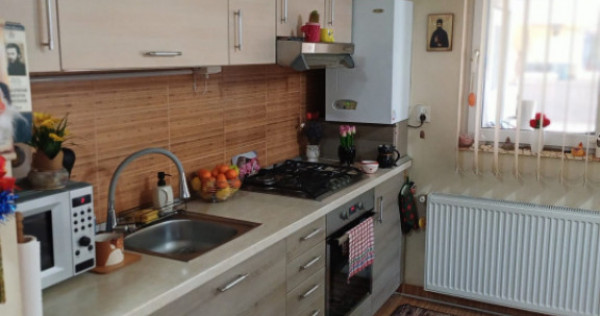 Apartament 2 camere, 43mp | Zona Porii | Floresti |