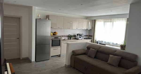 Apartament de vanzare semidecomandat ,3 camere 73,25 mp , zo