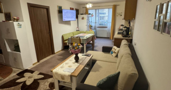 Apartament 3 camere, 67 mp, zona Florilor