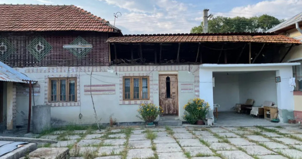 Casă cu teren 1.464 mp &ndash; Priboieni, 8 km de Topoloveni