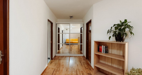 Vand apartament 2 camere 58mp+balcon 6mp zona Florilor