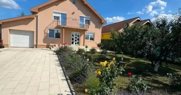 Casă de v&acirc;nzare &icirc;n Oradea