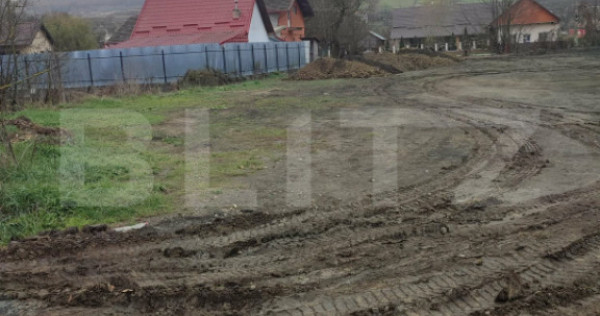 Teren intravilan, 3000 mp, zona Madaras