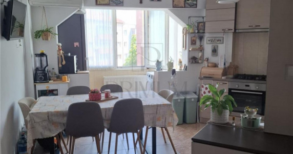Dambovita - 2 Camere - Etaj intermediar - Decomandat - Centr