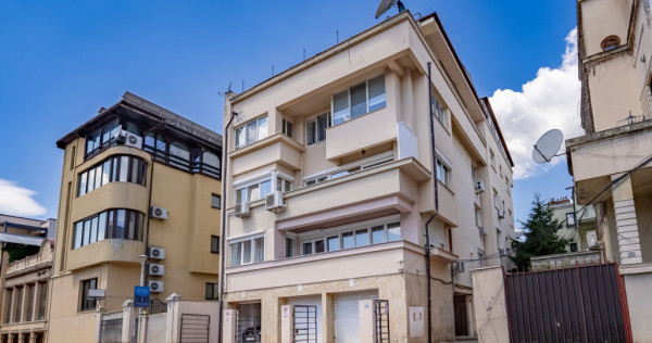 DOROBANȚI &ndash; POLONĂ, 4 CAMERE, 231 MP TOTAL, GARAJ, COMIS