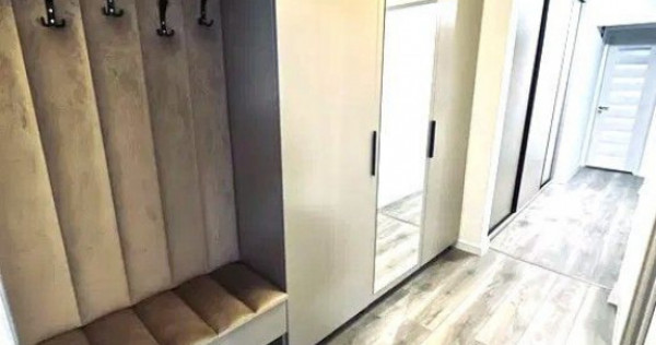 Poarta 6, apartament decomandat cu 3 camere