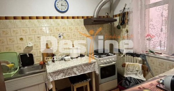 APARTAMENT 3 CAMERE DECOMANDAT