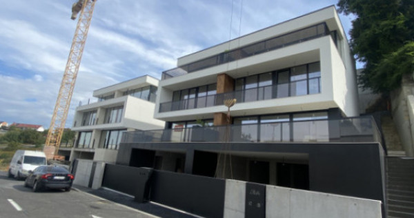Casa tip vila duplex de vanzare - zona Europa, Cluj