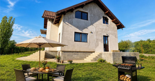 Constructie noua,elegant finisata si echipata,parc privat:1.