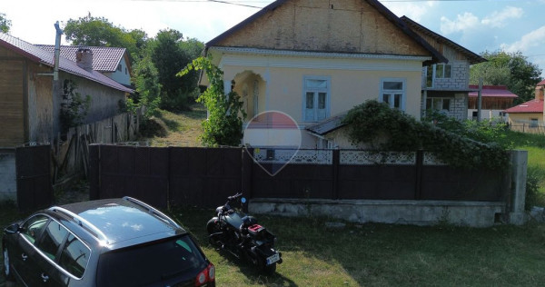 Casă cu teren zona Parc Soveja