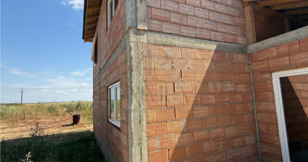 MOSNITA - DUPLEX SPATIOS - COMPARTIMENTARE EXCELENTA