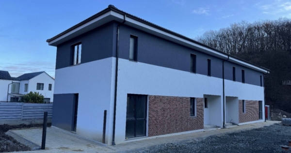 Duplex cu 4 camere 118 mp in Tauti