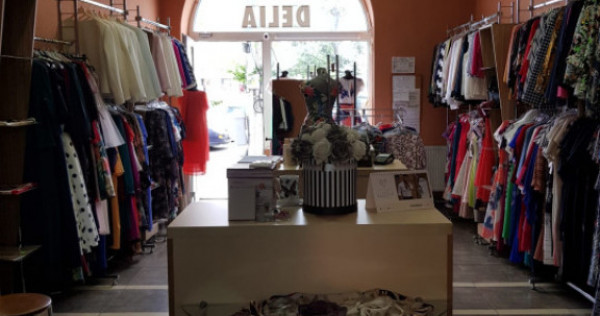 Spatiu comercial, 75 mp, vitrina stradala &ndash; Zona Piata Mih