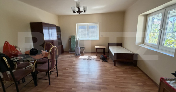 Casă cu 4 camere, 100 mp, teren 2500 mp, zona Garcei