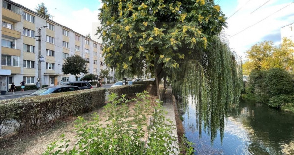 Apartament 2 camere, 46 mp, etaj 3/4, zona Centrală &ndash; vedere Someș