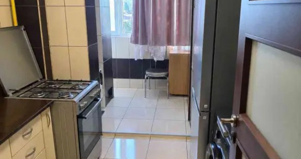V&acirc;nzare apartament 3 camere Nicolae titulescu