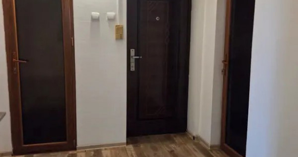 Apartament 3 camere v&acirc;nzare central