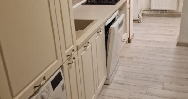 V&acirc;nd apartament 3 camere, decomandat, partial mobilat si utilat