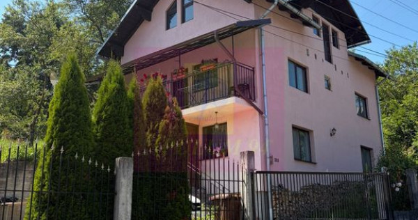 Casa de vanzare cu 4 camere in Comarnic