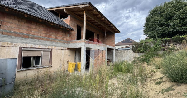 Casă 226 mp utili, la roșu &ndash; Vitrometan, strada Teilor