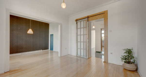 Strada Icoanei - Eminescu, apartament de 3 camere, etaj 1