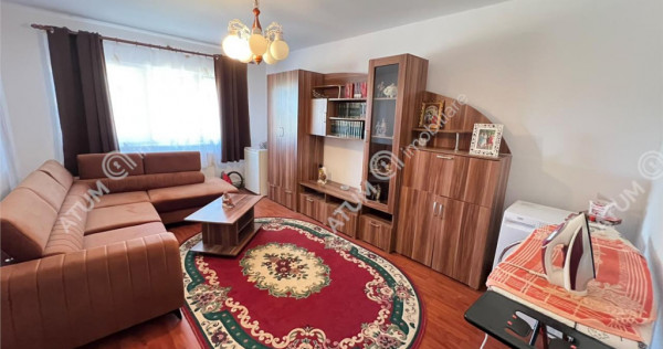 Apartament 3 camere decomandate 2 bai zona Vasile Aaron Sibi