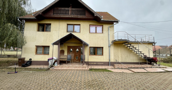 Casa individuala de vanzare, 170 mp, teren 800 mp, zona Mure