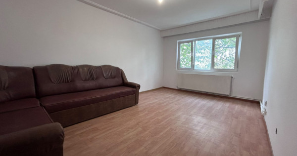 Apartament 2 camere Buzaului. Etaj 3 - zugravit recent.