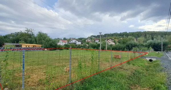 Teren 15,7 ari, front 40m, asfalt, utilități &ndash; Ghinzii &ndash; 9.500 &euro;/ar