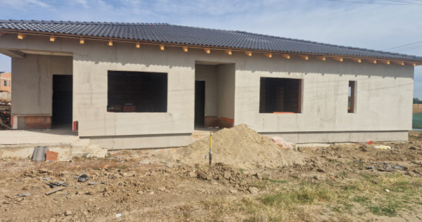 Duplex nou de vanzare cu 3 camere si teren de 300 mp, zona B