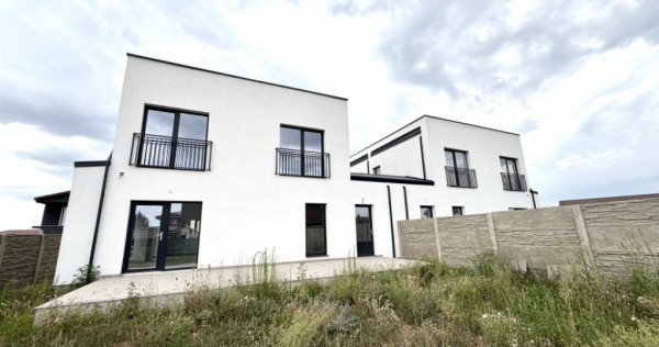 Duplex cu 5 camere, despartit prin camera tehnica, teren de