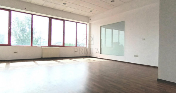 Spatiu birouri etaj 3 cu lift - Aradului