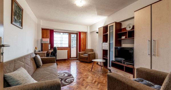 Apartament 3 camere, etaj 1, zona Băncilor / Podgoria
