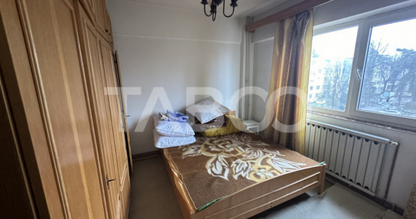 Apartament de inchiriat 2 camere decomandat etaj 3 mobilat