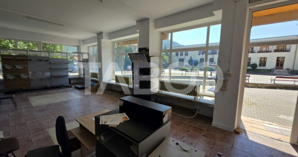 Spatiu comercial de vanzare in Cugir zona Primariei