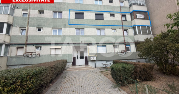 Apartament decomandat 80 mpu 3 camere 2 bai etaj 2 zona 1 De