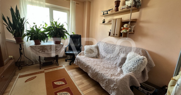 Apartament 4 camere 2 ba in bloc cu lift pivnita Mihai Vite