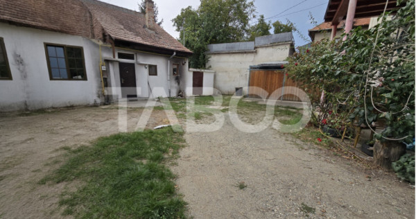 Apartament decomandat 4 camere 130mpu pivnita acces auto Ora