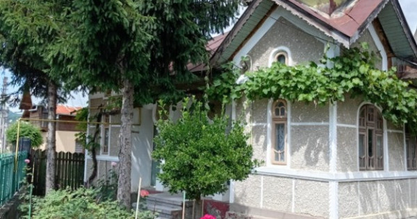 Casă cu teren 970 mp &icirc;n Gornet, Prahova