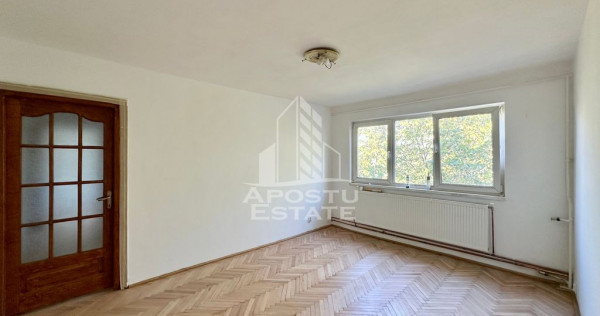 Apartament cu 3 camere si boxa, centrala proprie, Dacia