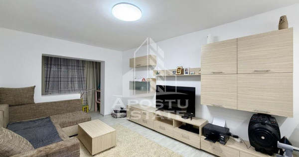 Apartament 4 camere de vanzare, boxa, Zona Lipovei, Timisoara