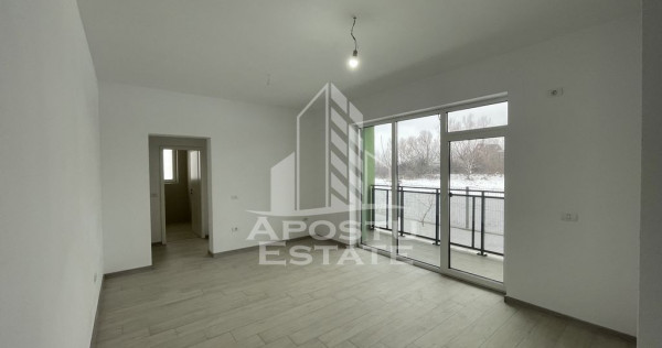 Spatiu comercial + loc parcare, 53 mp, Zona Planetelor