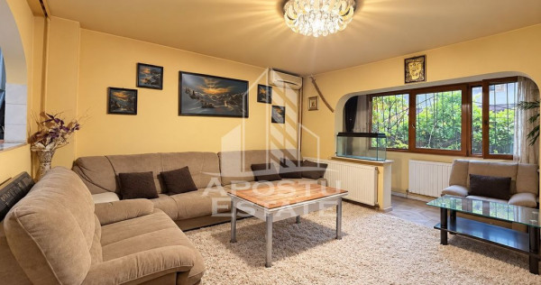Apartament cu 3 camere, 2 bai, 2 balcoane, zona Vladeasa
